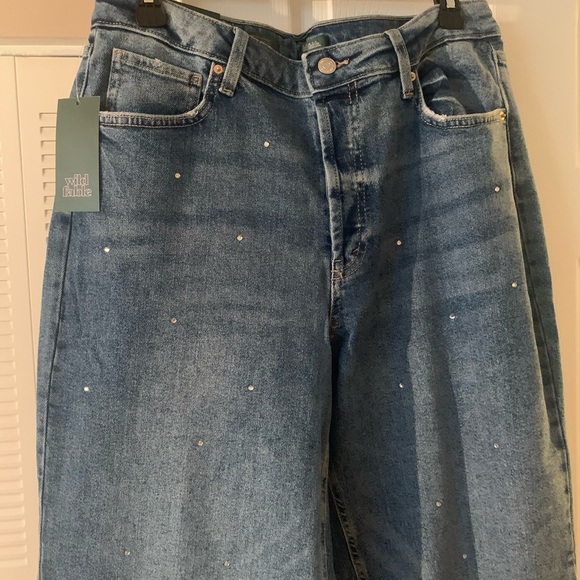 SUPER HIGH RISE RHINESTONE STRAIGHT LEG  JEANS, SIZE 12/31 “ seam. - Picture 1 of 7